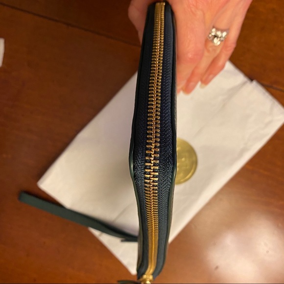 🆕 Tory Burch Britten Pouch Wristlet -Authentic - Picture 4 of 7